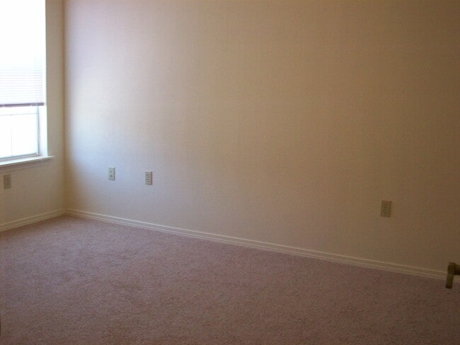 Gidding Apartments in Clovis, NM - Building Photo - Building Photo