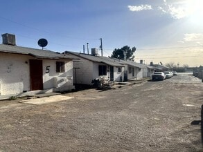 7167 N Loop Dr in El Paso, TX - Building Photo - Building Photo