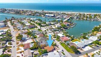 2173 W Vina Del Mar Blvd in St Pete Beach, FL - Building Photo