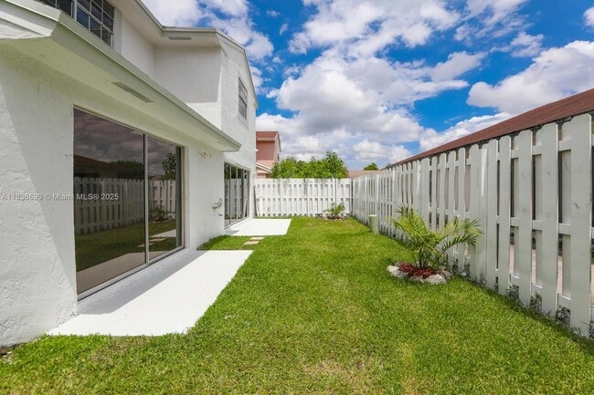 3749 NW 107th Way in Sunrise, FL - Building Photo - Building Photo