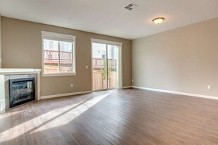 Klineline Townhomes - 4 Plex in Vancouver, WA - Building Photo