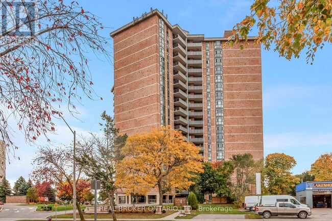 5250-5250 Lakeshore Rd. in Burlington, ON - Building Photo - Building Photo