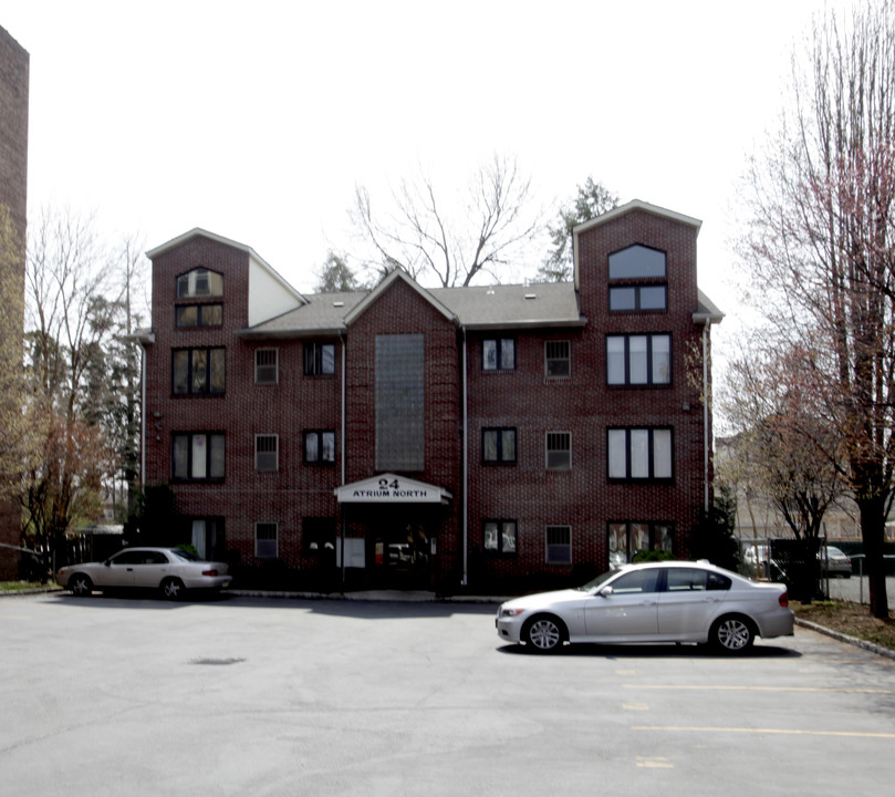 24 Atrium North in Elizabeth, NJ - Building Photo