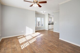 IMMEDIATE MOVE IN!!!  3 bedroom 3 Bathroom Duplex Next Door to Blinn! in Bryan, TX - Building Photo - Building Photo