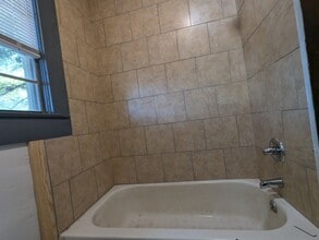 2202 Magnolia St in Texarkana, TX - Building Photo - Building Photo