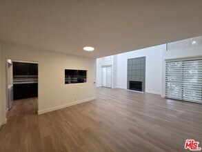 1421 Greenfield Ave in Los Angeles, CA - Building Photo - Building Photo