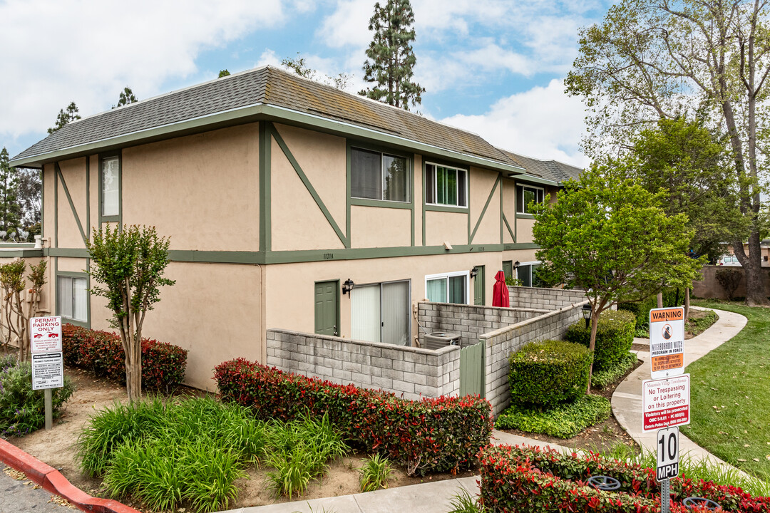 Mountain Village Townhomes in Ontario, CA - Building Photo