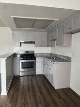 2928 Leeward Ave, Unit 201 in Los Angeles, CA - Foto de edificio - Building Photo