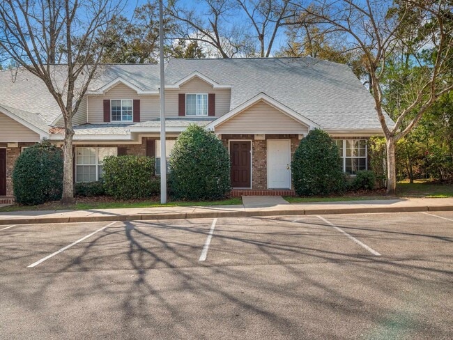 property at 2738 W Tharpe St