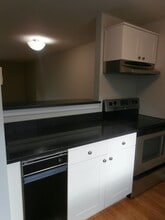 42 N Main St, Unit 76 in West Hartford, CT - Building Photo - Building Photo