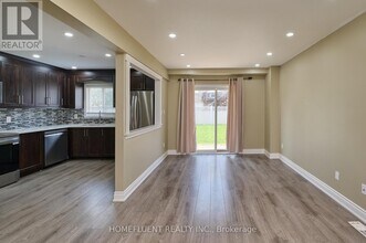 90 Snowdrop Crescent in Kitchener, ON - Building Photo - Building Photo