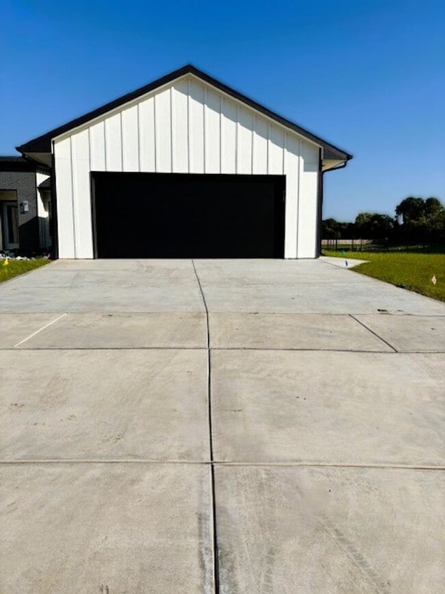 property at 5203-5205 S Chase Cir
