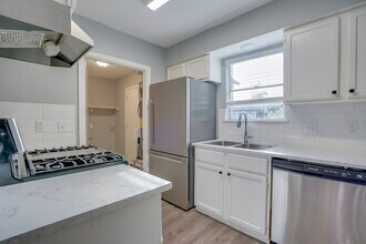 304 John N Garner Cir in Austin, TX - Building Photo - Building Photo