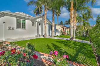 22131 Victory Blvd in Woodland Hills, CA - Building Photo - Building Photo