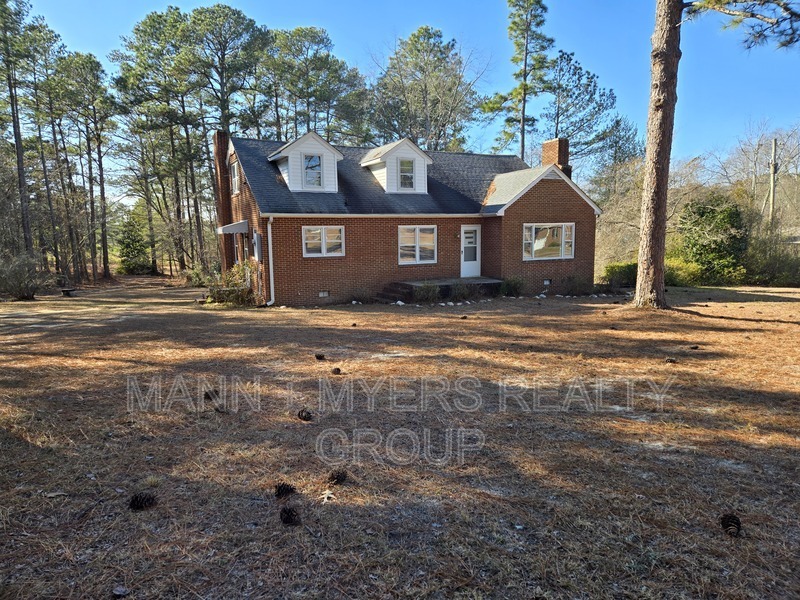 30 Davis Brown Ln in Lillington, NC - Building Photo