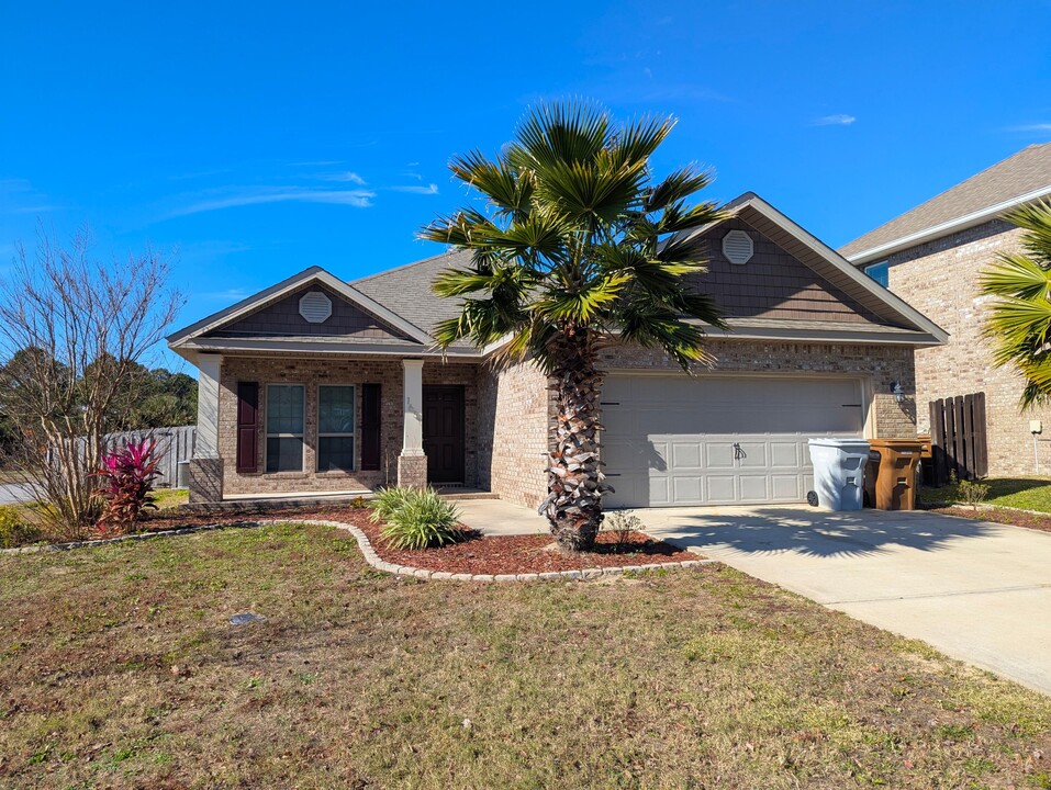 1681 Waterford Sound Blvd in Gulf Breeze, FL - Building Photo