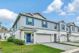 601 Waters Edge Ln in Port St. Lucie, FL - Building Photo - Building Photo