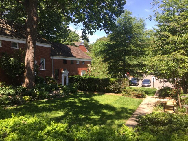 1646 Preston Rd in Alexandria, VA - Building Photo - Building Photo