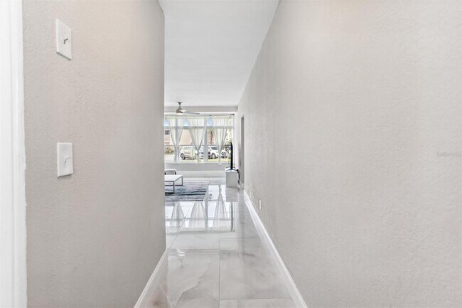 7050 Sunset Way in St Pete Beach, FL - Building Photo - Building Photo