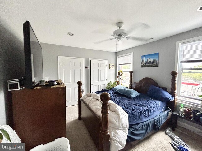 1822 W Girard Ave-Unit -3 in Philadelphia, PA - Building Photo - Building Photo