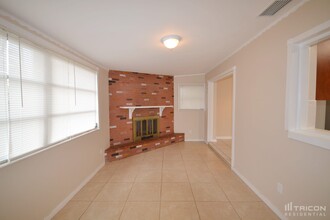 1003 Alpine Dr in Brandon, FL - Building Photo - Building Photo