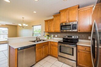 7032 Chatum Light Run in Bradenton, FL - Foto de edificio - Building Photo