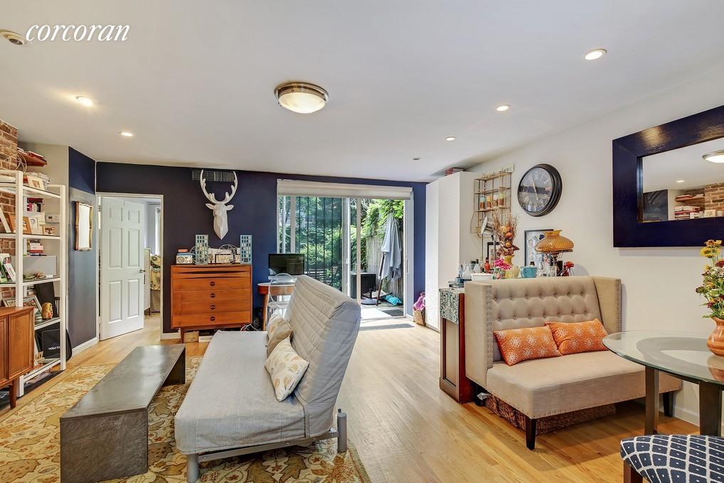 27 W 89th St-Unit -: A in New York, NY - Building Photo