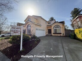 545 Almanor St in Petaluma, CA - Building Photo