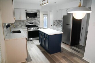 13123 Mill Stone Dr in Austin, TX - Building Photo - Building Photo