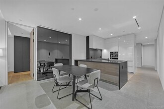 522 W 29th St in New York, NY - Building Photo - Building Photo