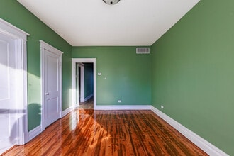 1445 S Kostner Ave in Chicago, IL - Building Photo - Building Photo