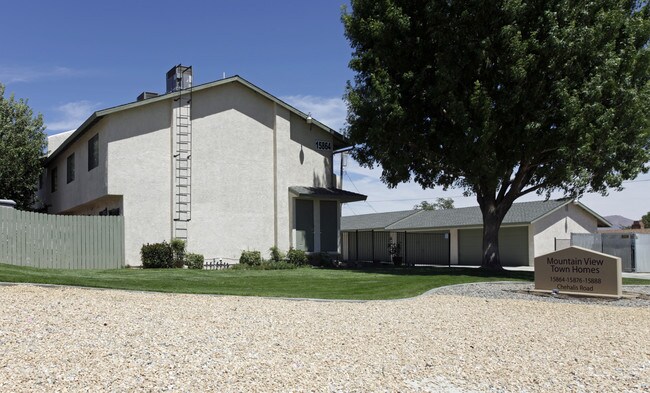 Mountain View Townhomes in Apple Valley, CA - Foto de edificio - Building Photo