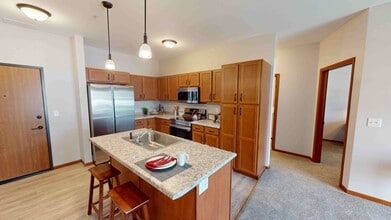 The Club at Heritage in Sartell, MN - Foto de edificio - Building Photo