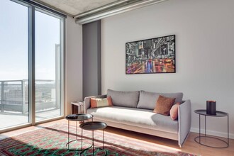 690 SW 1st Ct, Unit PHII-21 in Miami, FL - Building Photo - Building Photo