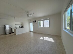 1385 NE 105th St in Miami Shores, FL - Building Photo - Building Photo