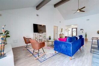 8018 Zimmermann Dr in Houston, TX - Building Photo - Building Photo