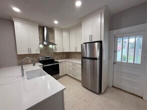307 W Crest Ave in Tampa, FL - Building Photo - Building Photo