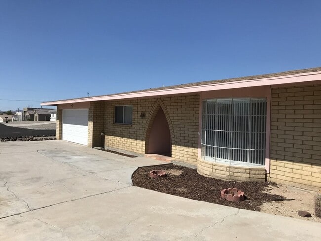 3124 Winterhaven Dr in Lake Havasu City, AZ - Building Photo - Building Photo