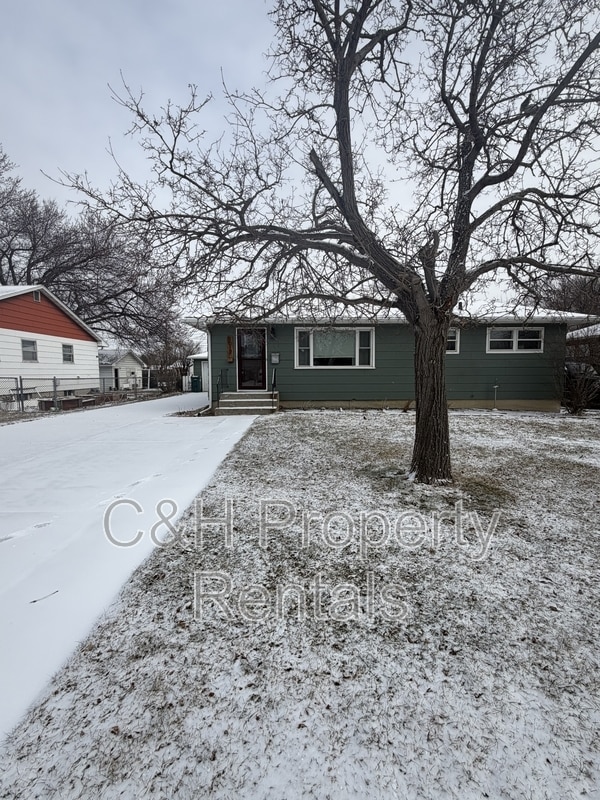 1017 25th St W in Billings, MT - Foto de edificio - Building Photo