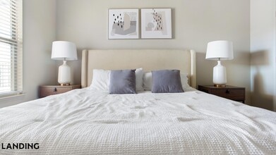 701 W 101st Pl S, Unit 434 in Jenks, OK - Foto de edificio - Building Photo