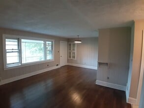 1400 Grove Dr in Pulaski, VA - Building Photo - Building Photo