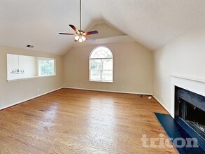 831 Asbury Trail in Lithonia, GA - Foto de edificio - Building Photo