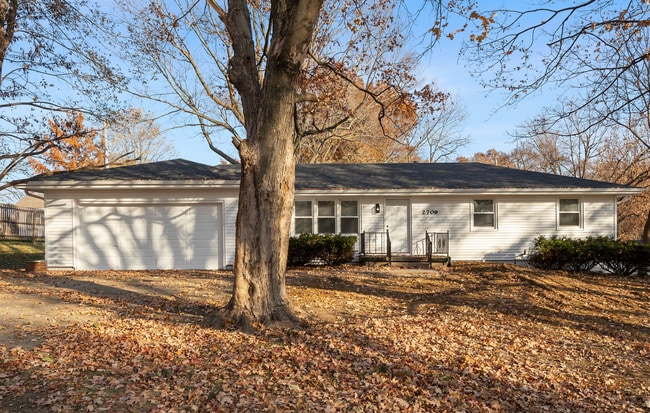 2709 S Cedar Crest Dr in Independence, MO - Building Photo - Building Photo