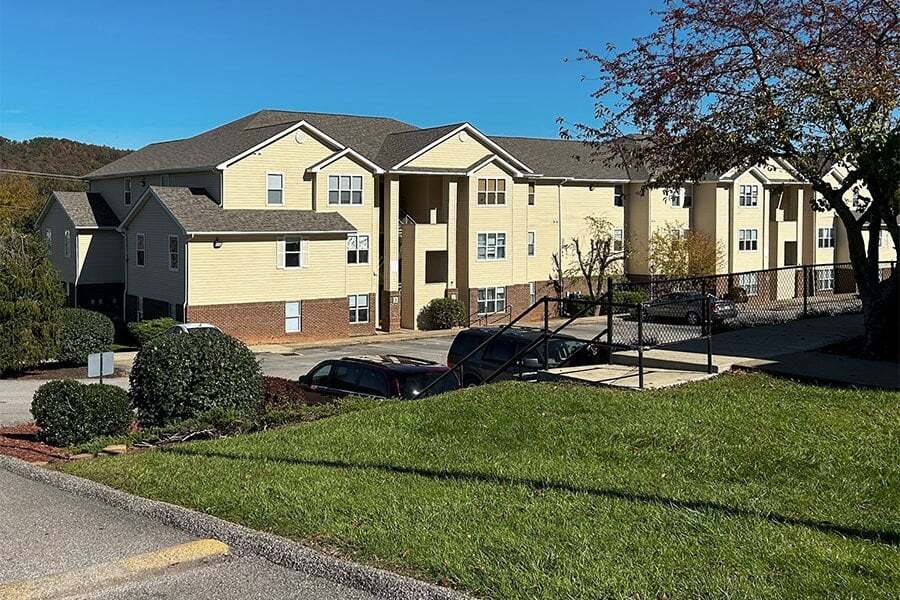 BRITTANY POINT APARTMENTS in Winfield, WV - Foto de edificio