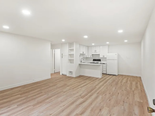 6358 Rancho Mission Rd, Unit 613 in San Diego, CA - Building Photo - Building Photo