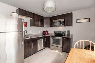 2829 Edwards Wy in Pittsburgh, PA - Building Photo - Building Photo