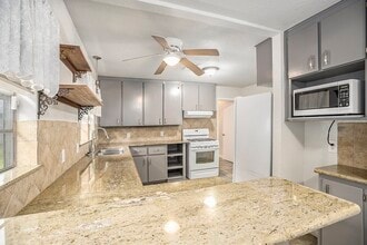 1526 15th Ave N in Texas City, TX - Building Photo - Building Photo