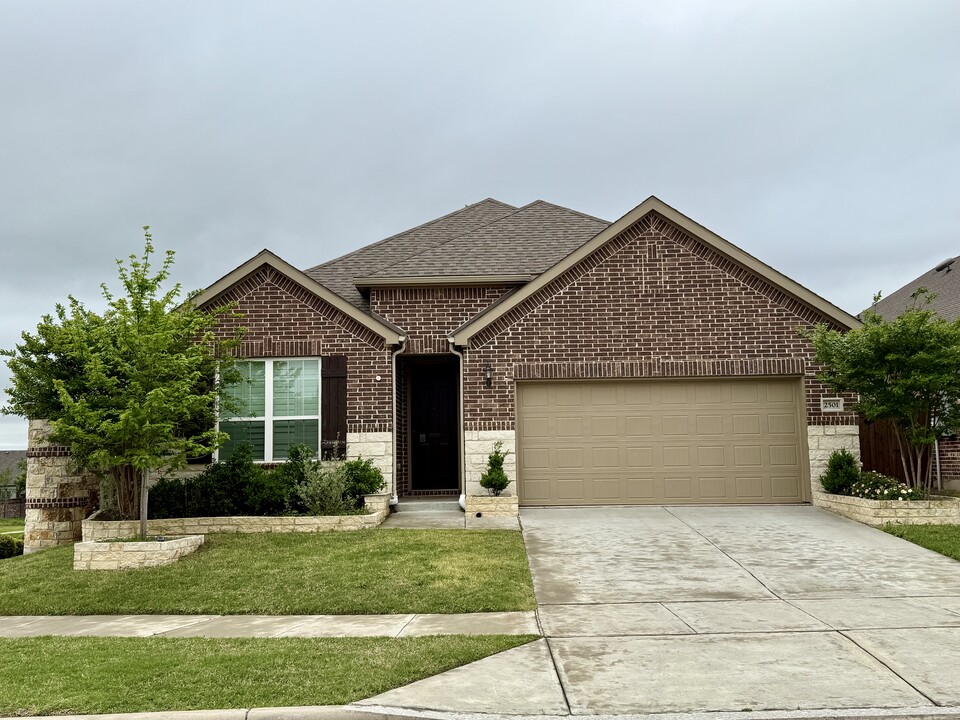 2501 Temple Dr in McKinney, TX - Building Photo