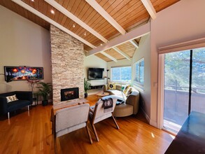 355 El Faisan Dr in San Rafael, CA - Building Photo - Building Photo