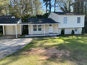 117 Grenoble Rd in Peachtree City, GA - Foto de edificio - Building Photo